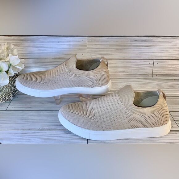 Catherine Malandrino Tan Reanie Low Knit Sneakers S:6 - Picture 6 of 10